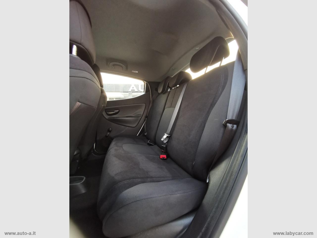 LANCIA Ypsilon 1.2 69 CV 5p. Platinum