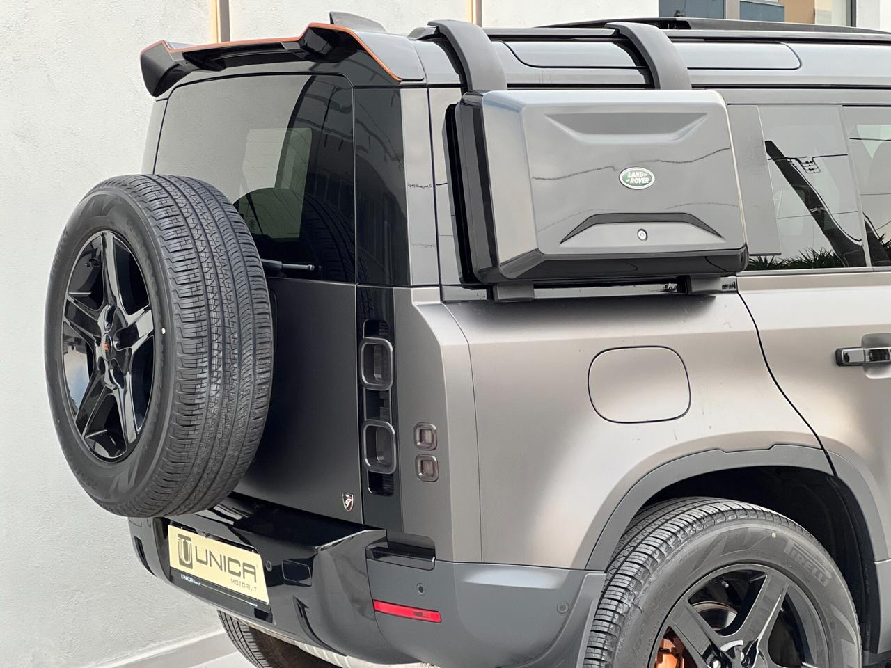 Land Rover Defender 110 3.0D I6 300 CV AWD Auto X-Dynamic HSE