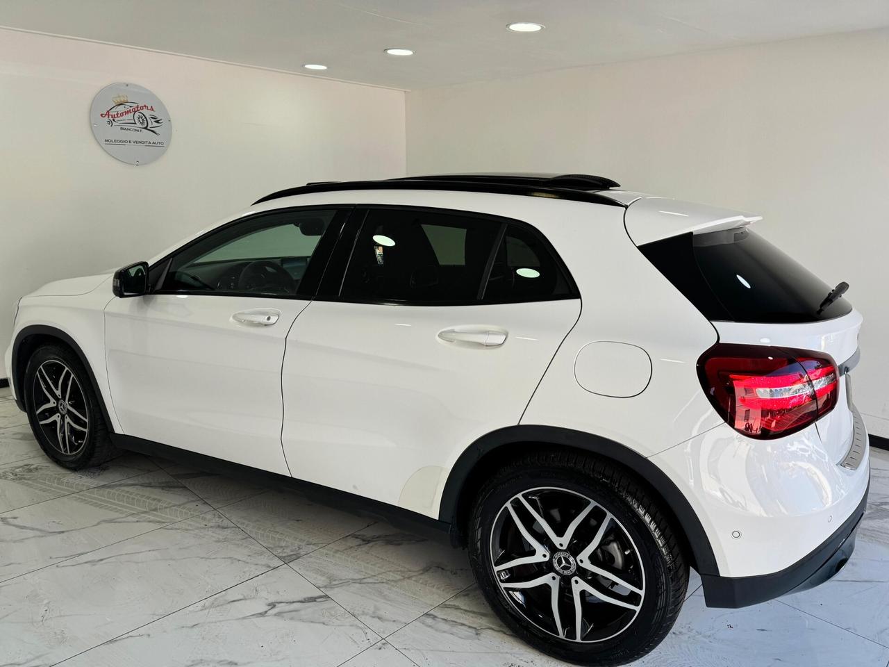 Mercedes-benz GLA 220 -AUTO- Premium-TETTO-2019