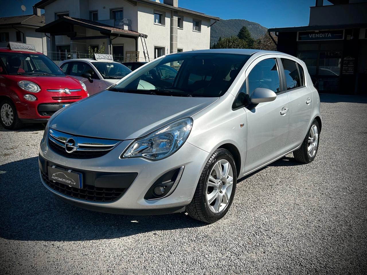 Opel Corsa 1.2 5 porte - NEOPATENTATI