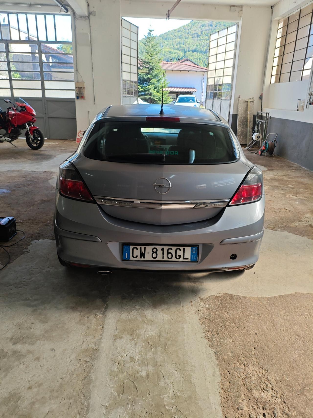 Opel Astra GTC 1.9 CDTI 120CV 3 porte Sport