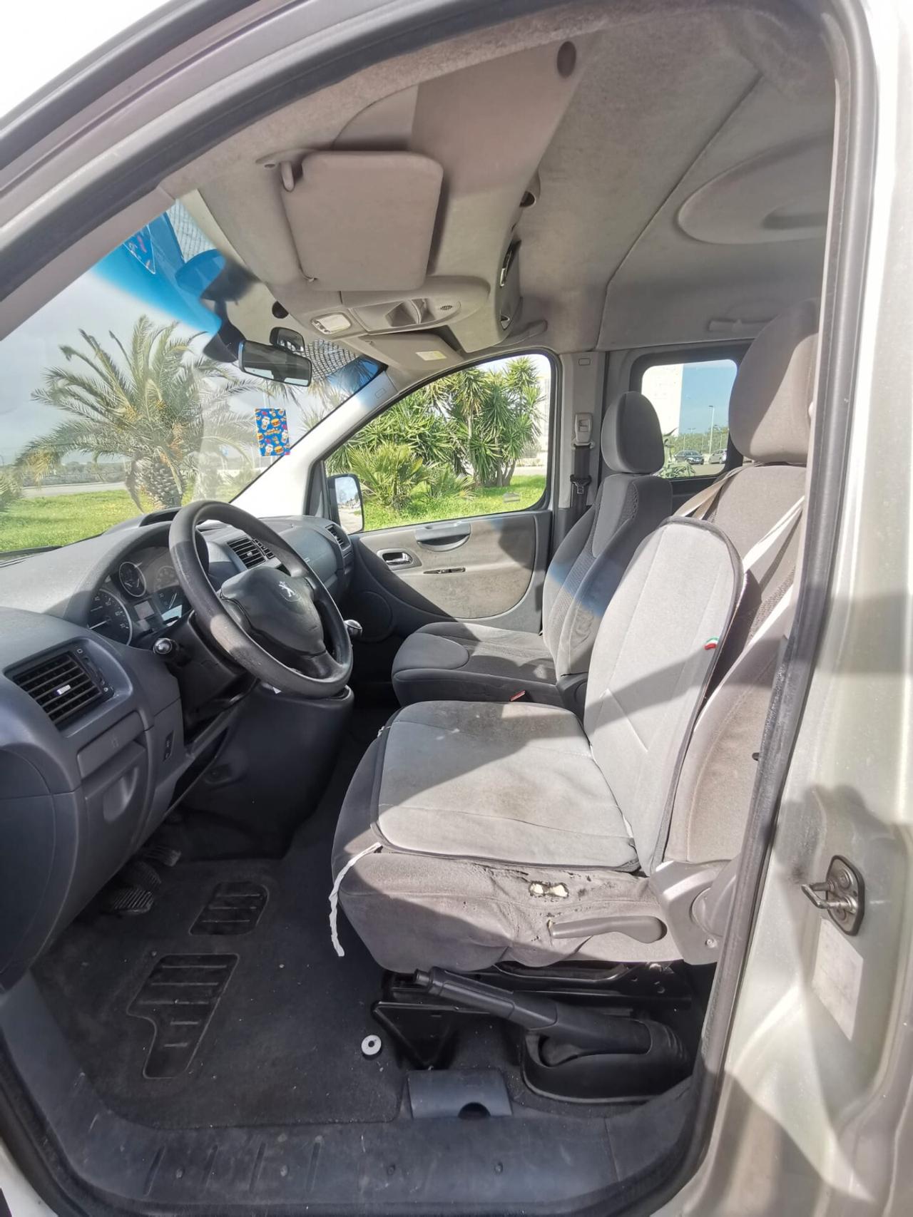 Peugeot Expert 2.0 HDi 125CV PL-TN 12Q Vetrato