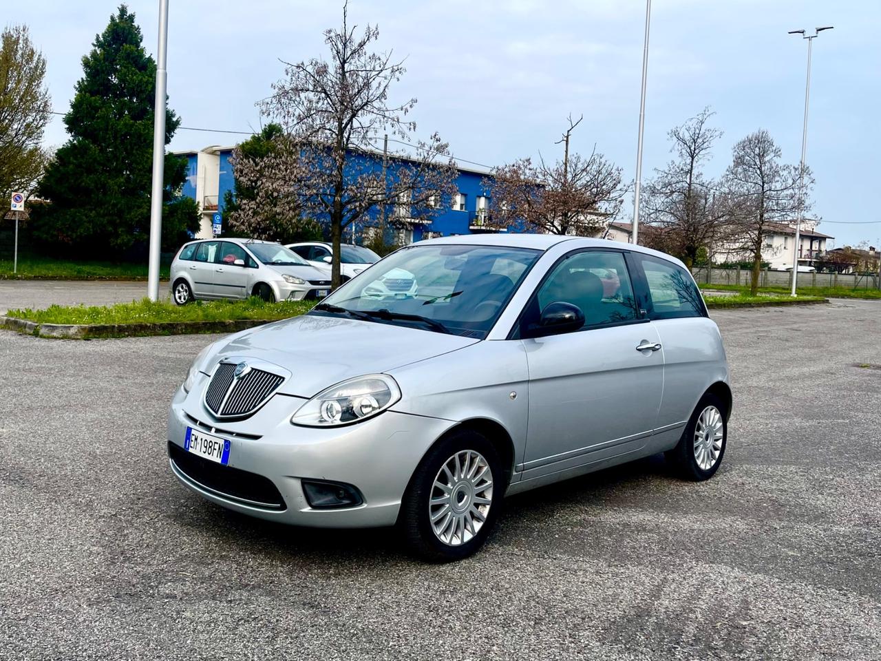Lancia Ypsilon 1.2 69 CV Unyca