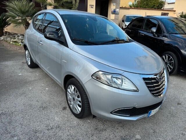 Lancia Ypsilon 1.3 MJT 16V 95 CV 5 porte S&S Silver