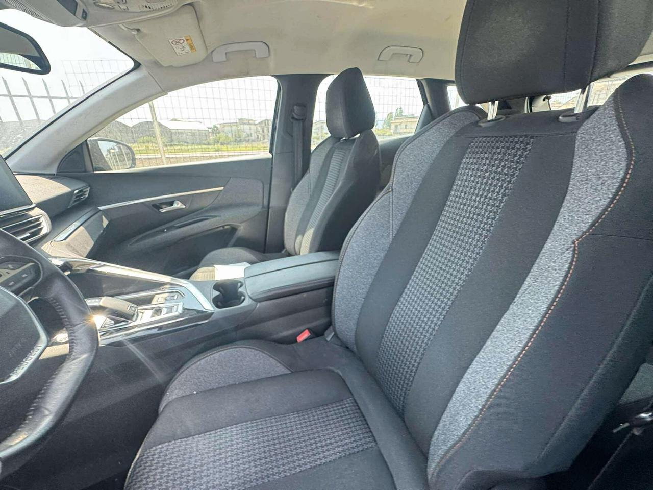 Peugeot 3008 BlueHDi 130 S&S EAT8 Allure-2021