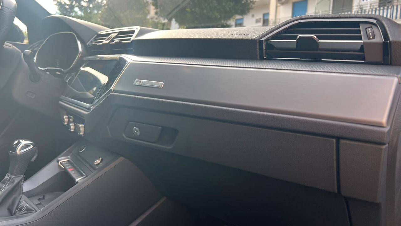 Audi Q3 SPB 35 TFSI S tronic line edition