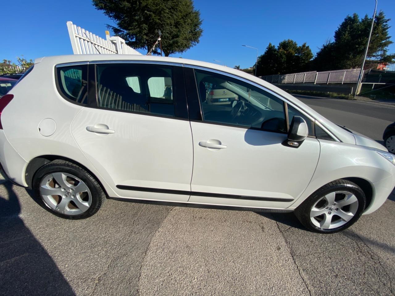 Peugeot 3008 1.6 HDi 112CV Premium