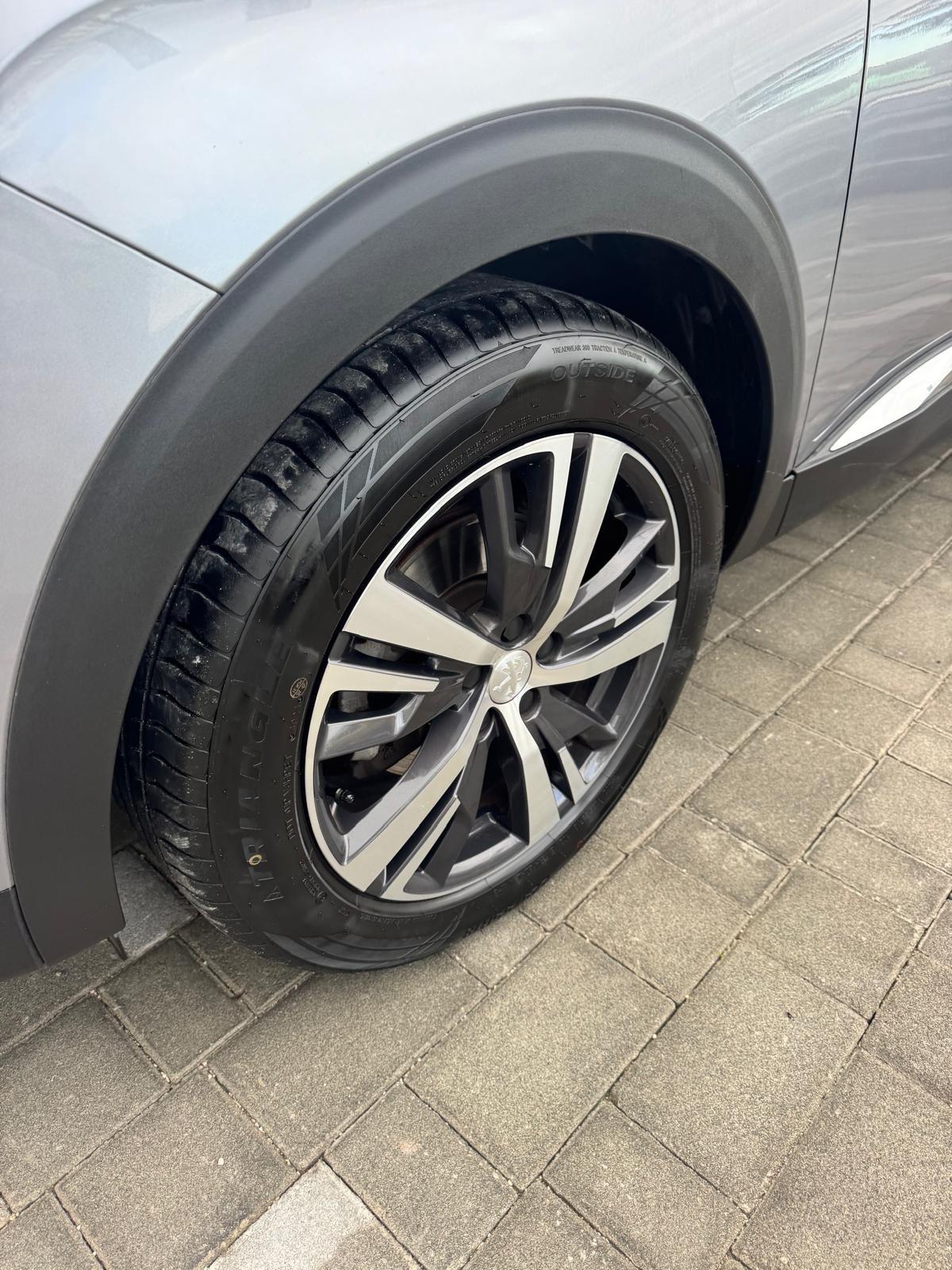 Peugeot 3008 BlueHDi 130 S&S EAT8 Allure