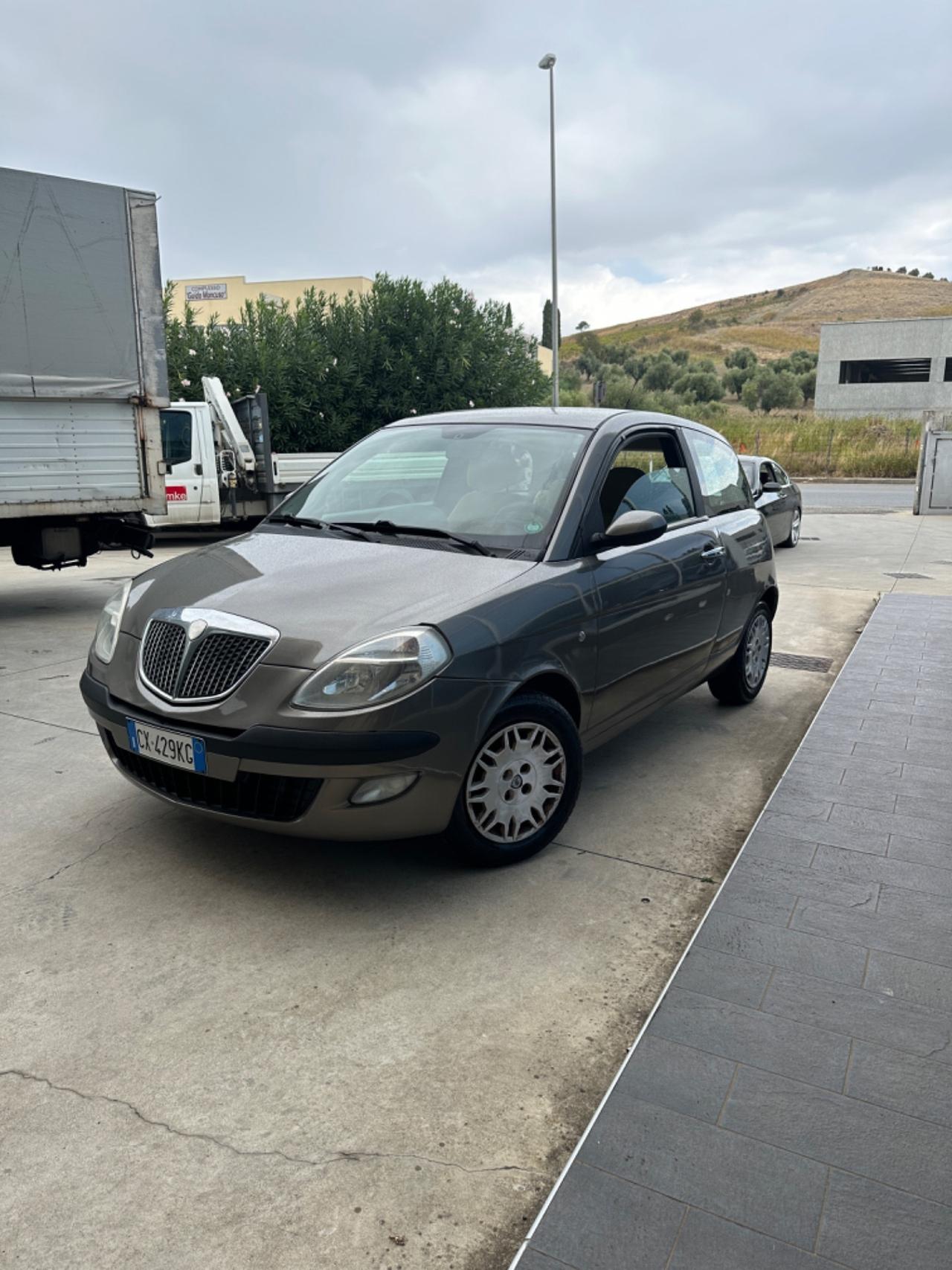 Lancia Ypsilon 1.2 Argento