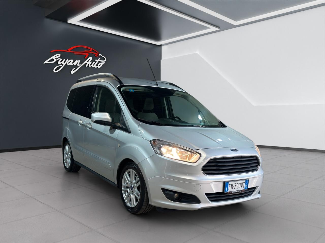Ford Tourneo Courier 1.5 TDCI 95 CV Titanium