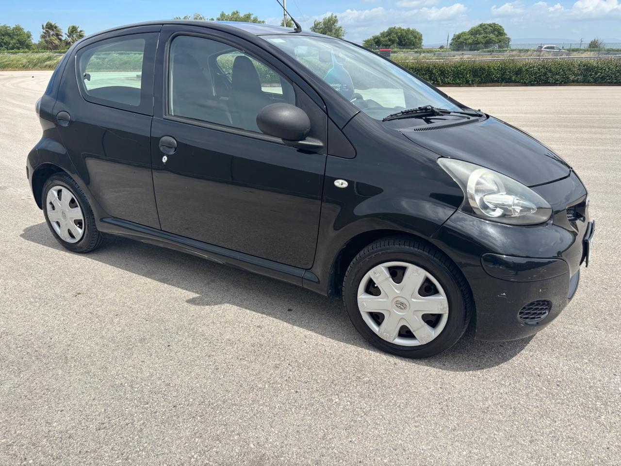 Toyota Aygo 1.0 12V VVT-i 5 porte Now Connect