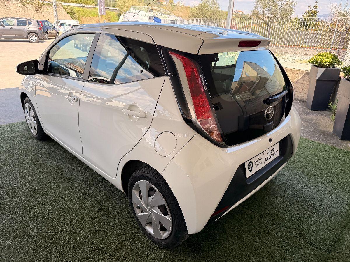 TOYOTA - Aygo 5p 1.0 x-play my15