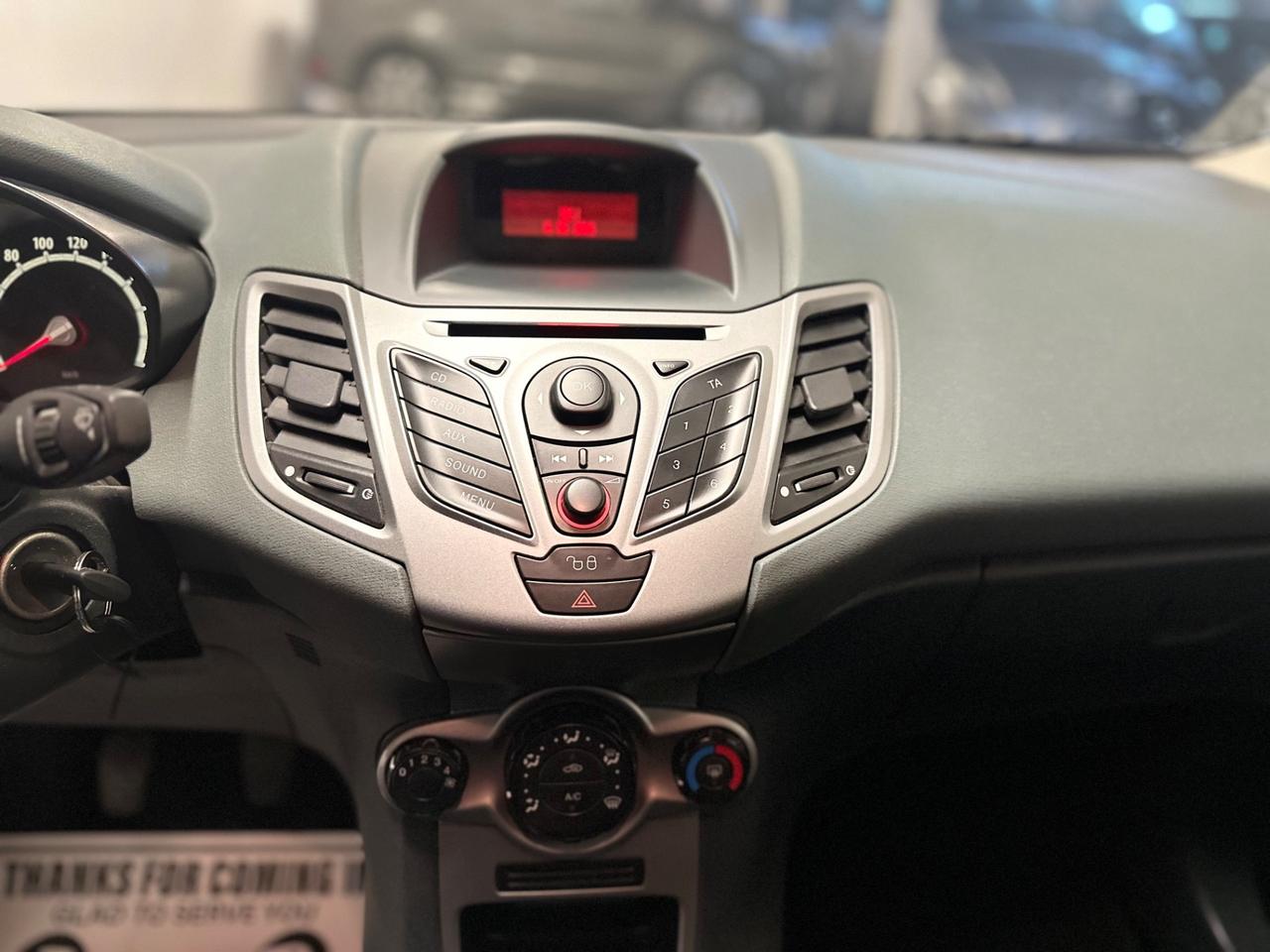Ford Fiesta 1.4 5 porte Bz.- GPL Titanium NEOPATENTATI