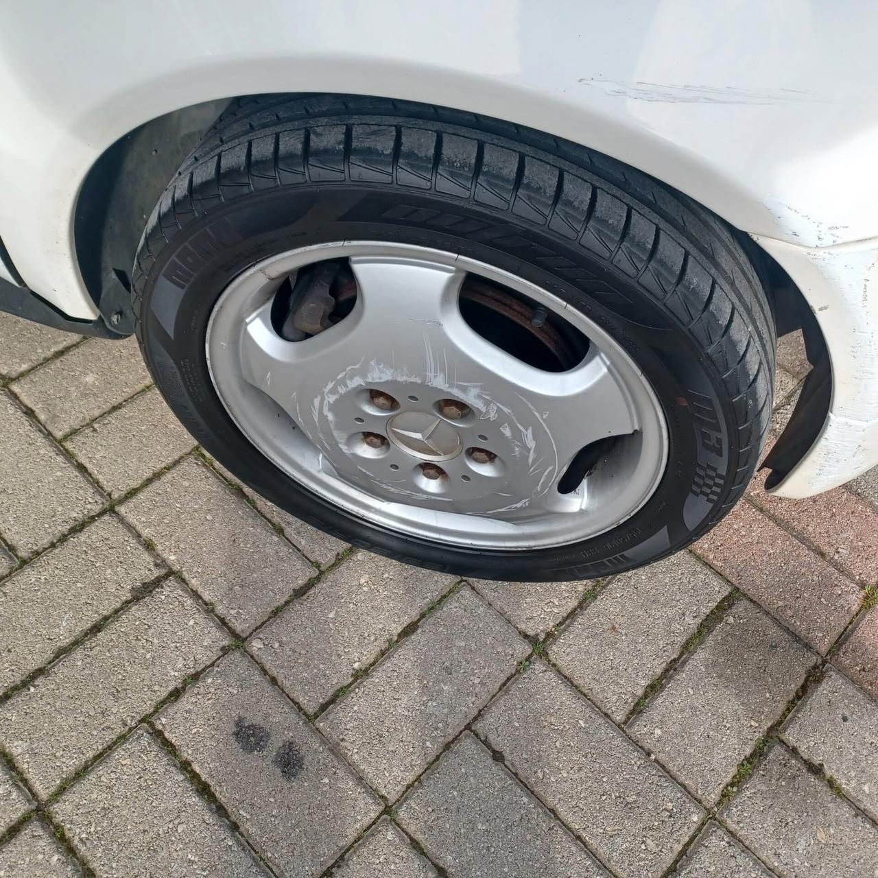 TUTTO PERFETTAMENTE FUNZIONANTE CLASSE A 1.9