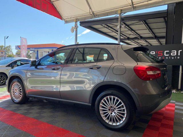 MERCEDES-BENZ GLA 200 d Business * AUTOMATICA *