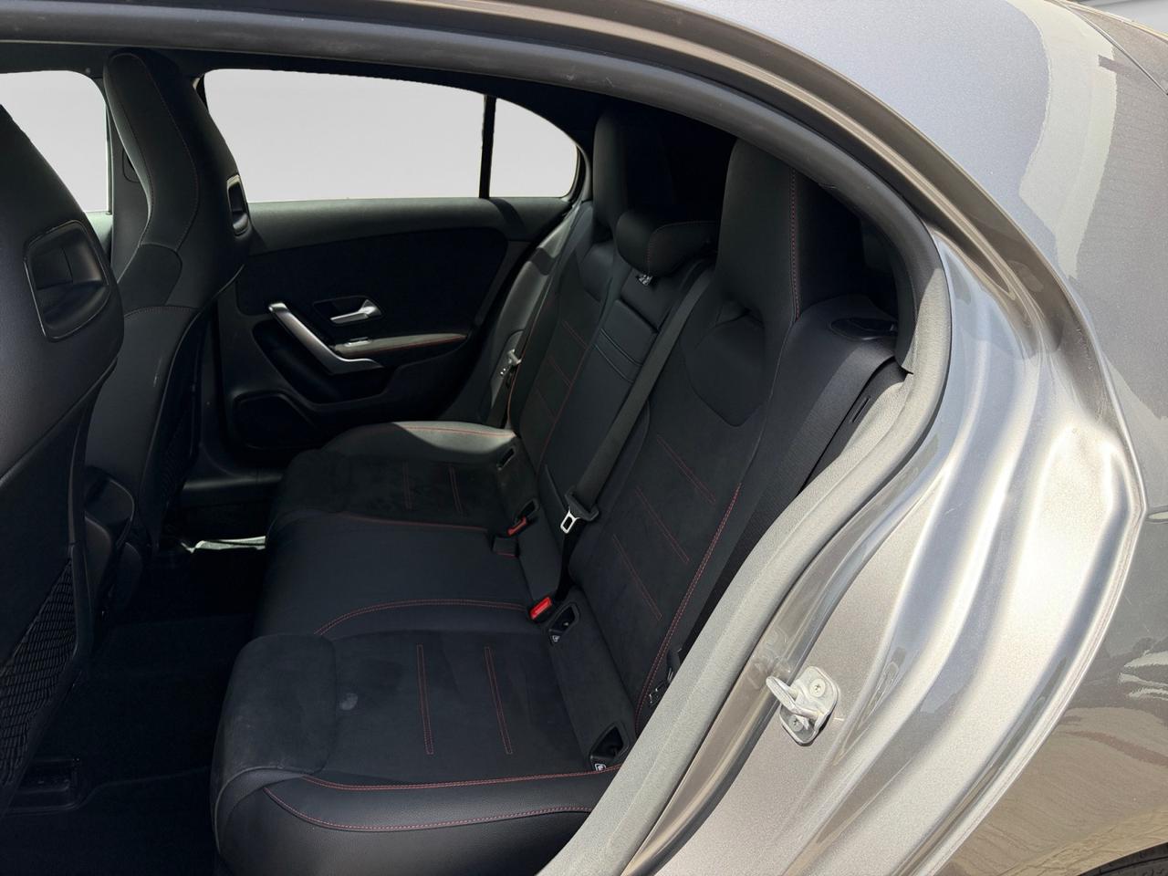 Mercedes-Benz Classe A - W177 2023 - A 180 d AMG Line Premium auto