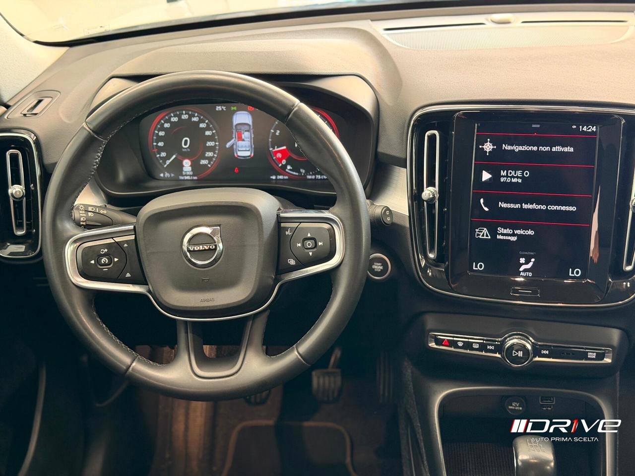 VOLVO XC40 (2017-->) XC40 T2 Momentum