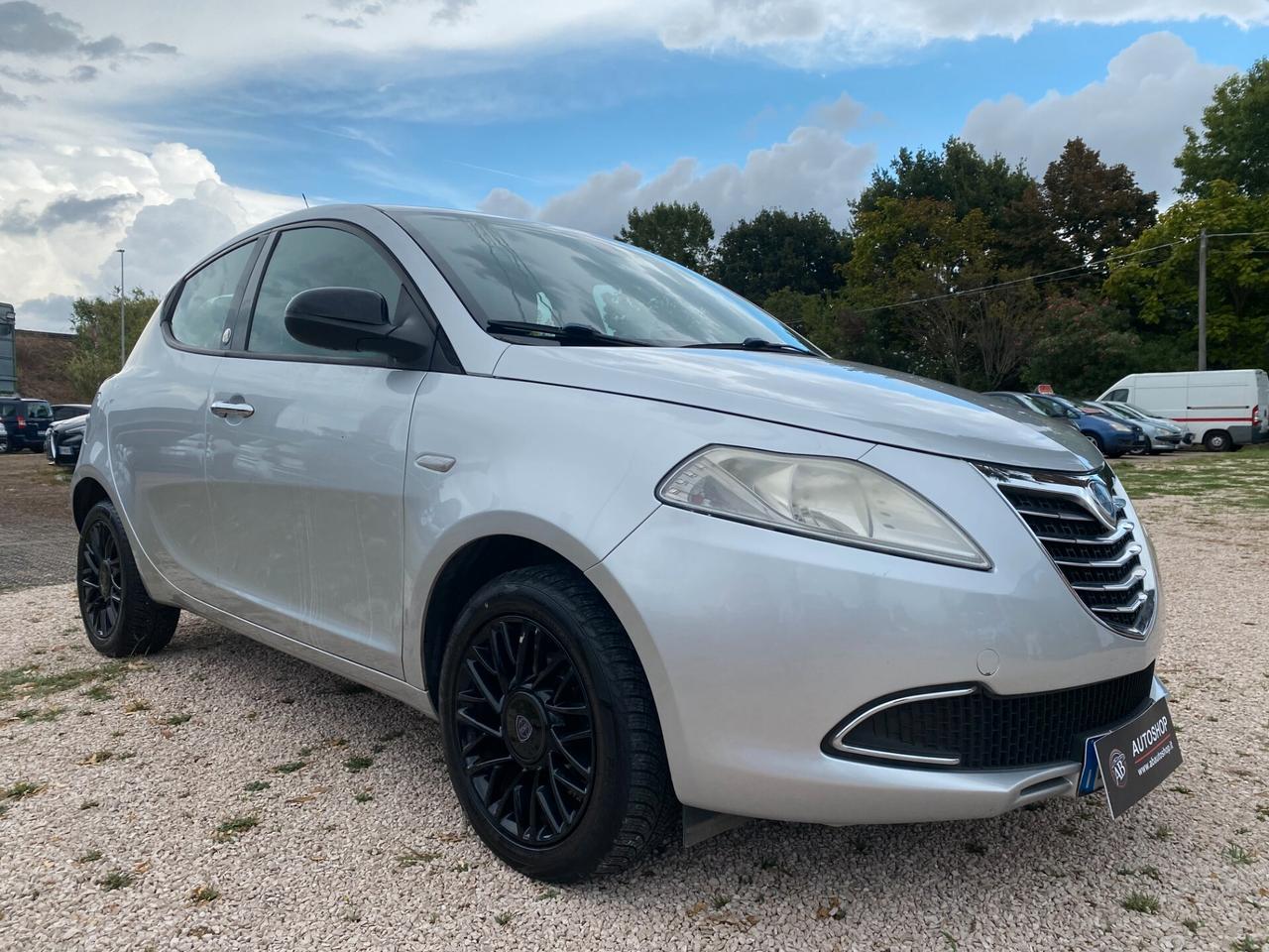 LANCIA - Ypsilon - 1.2 69 CV 5 porte GPL - UNIPRO. - NEOPATENTATI - FINANZIABILE