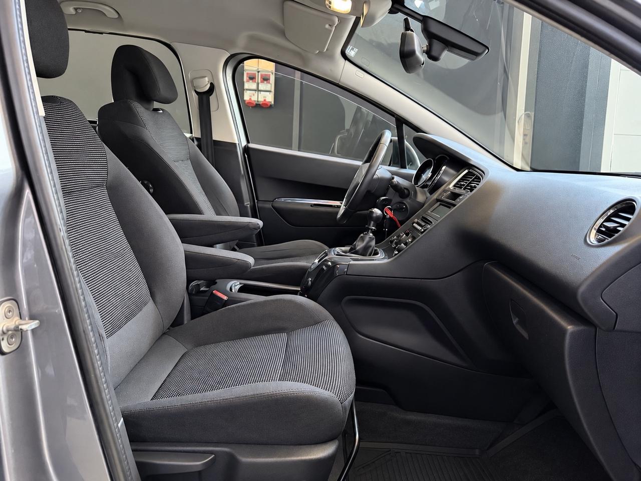 Peugeot 5008 1.6 HDi 115CV Business