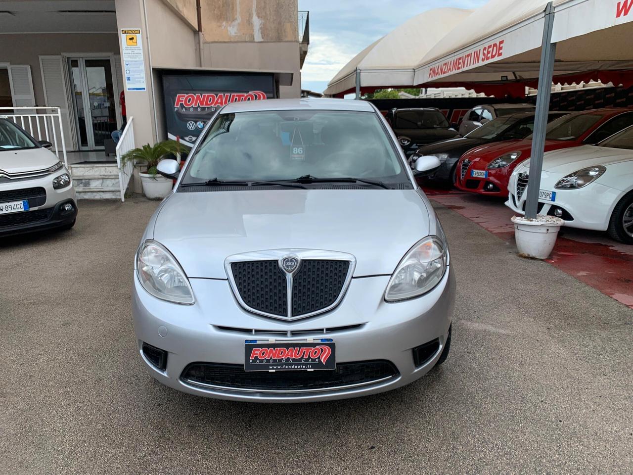 Lancia Ypsilon 1.3 MJT 75 CV Argento