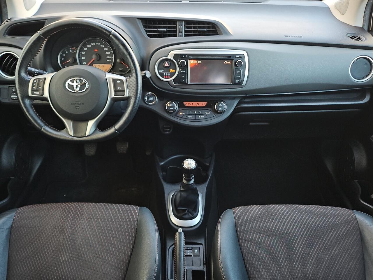 Toyota Yaris 1.4 D-4D 5 porte Trend SEDILI RISCALDABILI RETROCAMERA NAVI