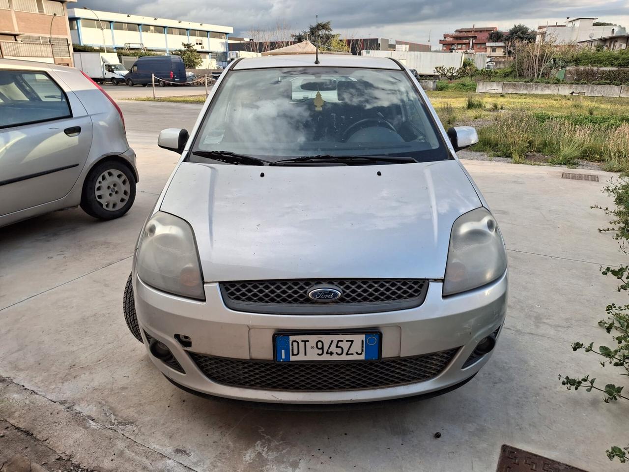 Ford Fiesta 1.4 TDCi 68CV 5 porte Titanium