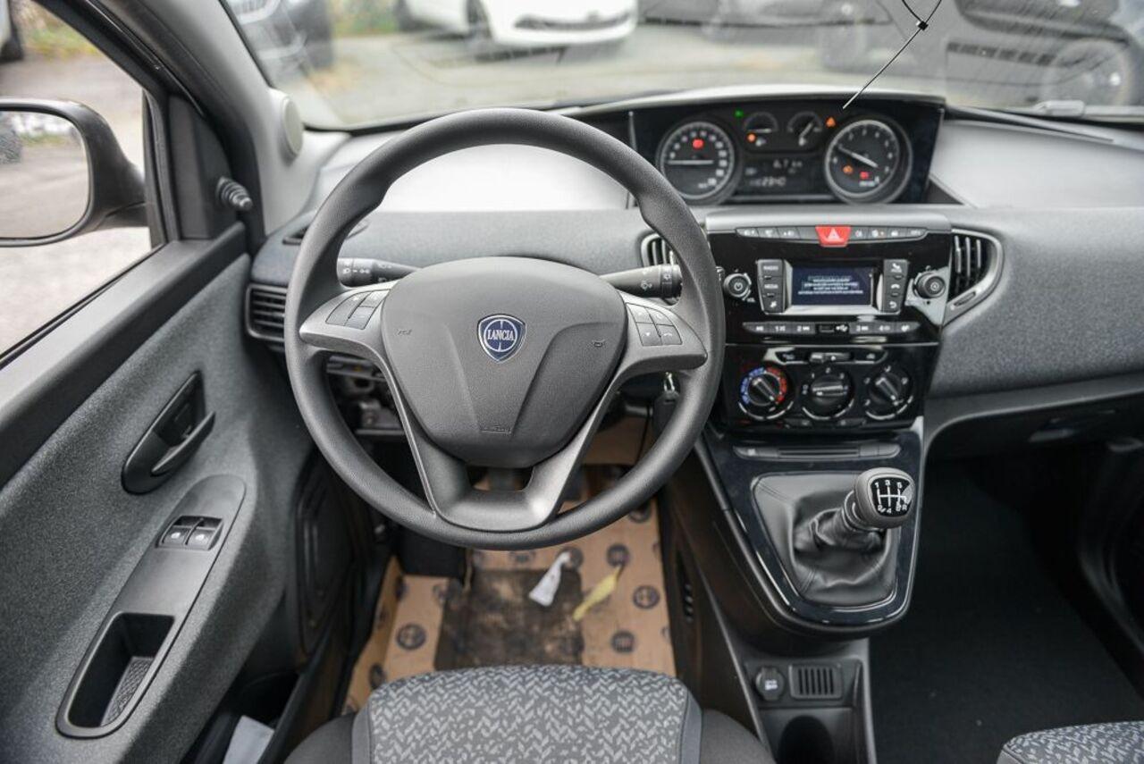 LANCIA Ypsilon III 2021 - Ypsilon 1.0 firefly hybrid Silver s&s 70cv