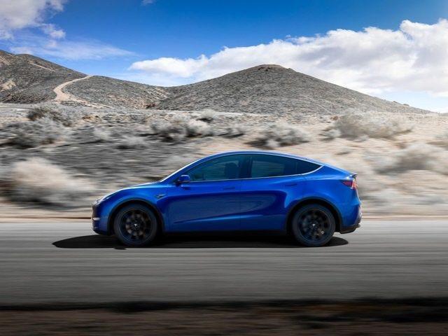 TESLA Model Y RWD