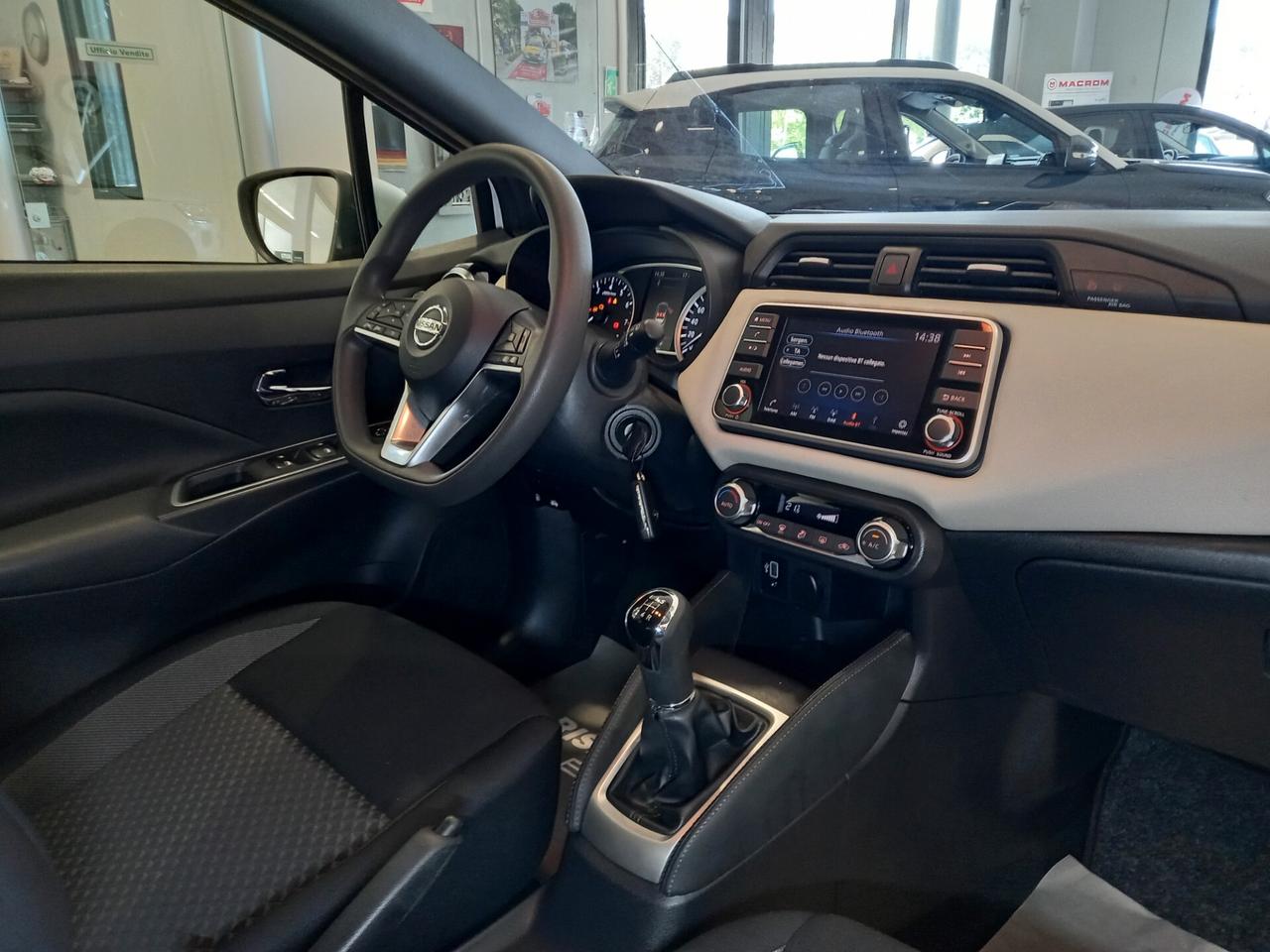 Nissan Micra IG-T 100 5 porte Tekna