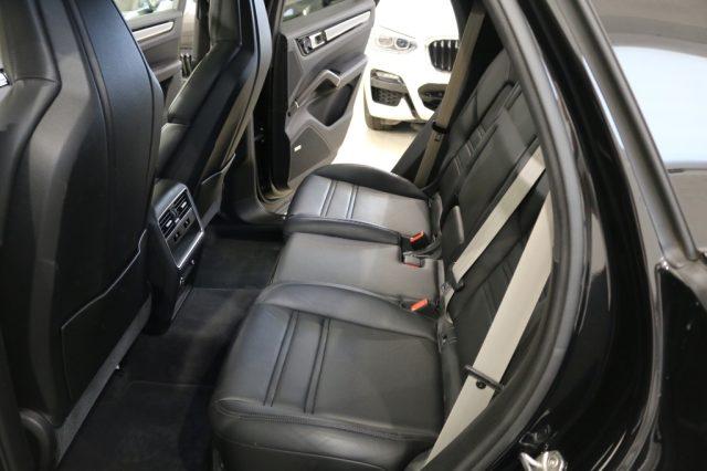 PORSCHE Cayenne 3.0 V6 E-Hybrid Platinum Edition