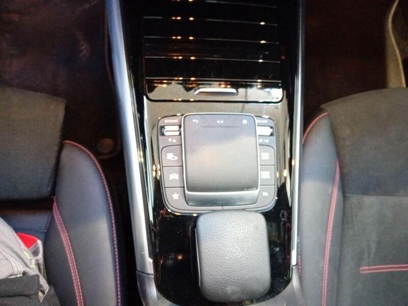 Mercedes-Benz GLA GLA 180 d Automatic Premium