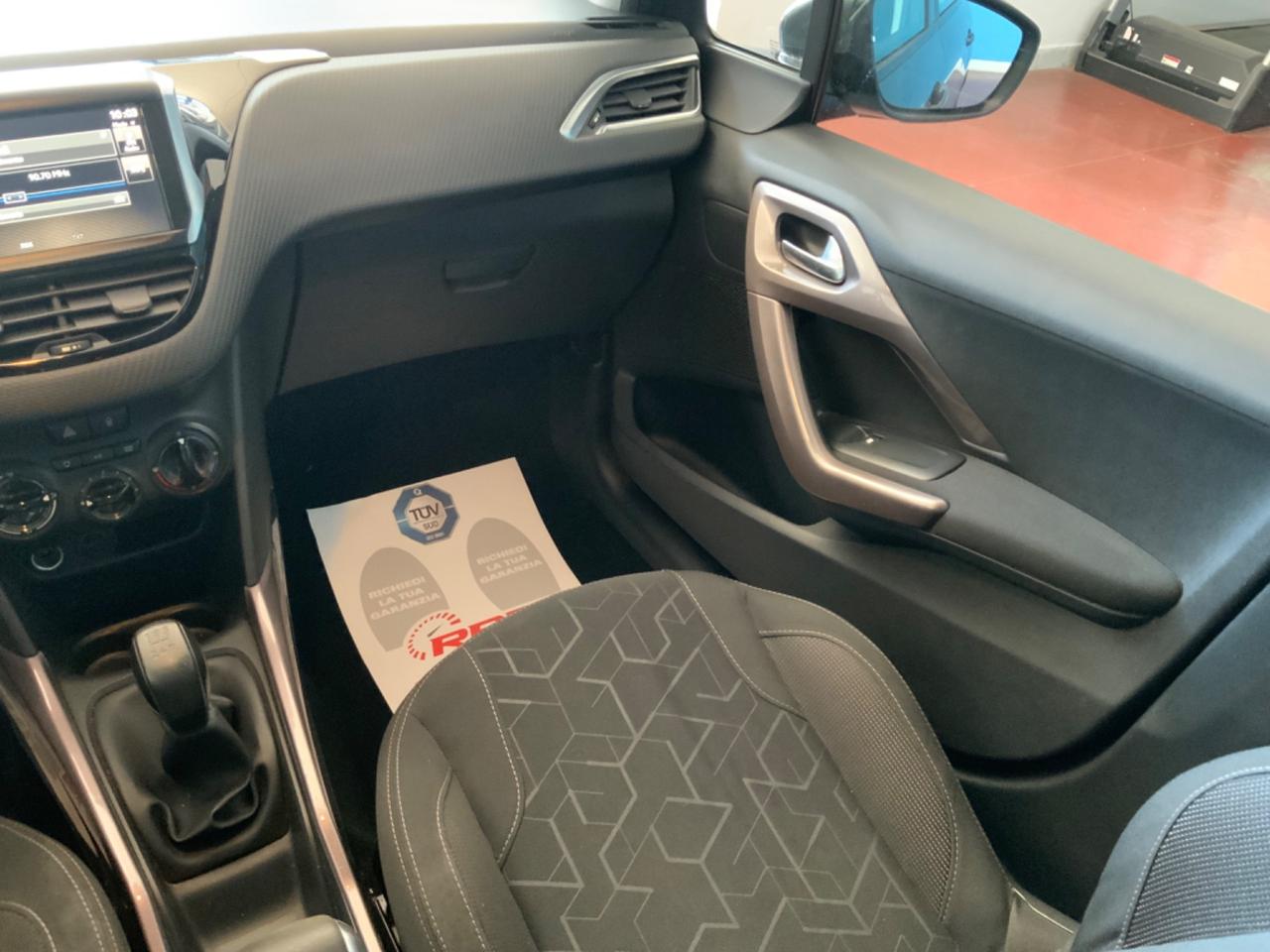 Peugeot 2008 BlueHDi 120 S&S Féline