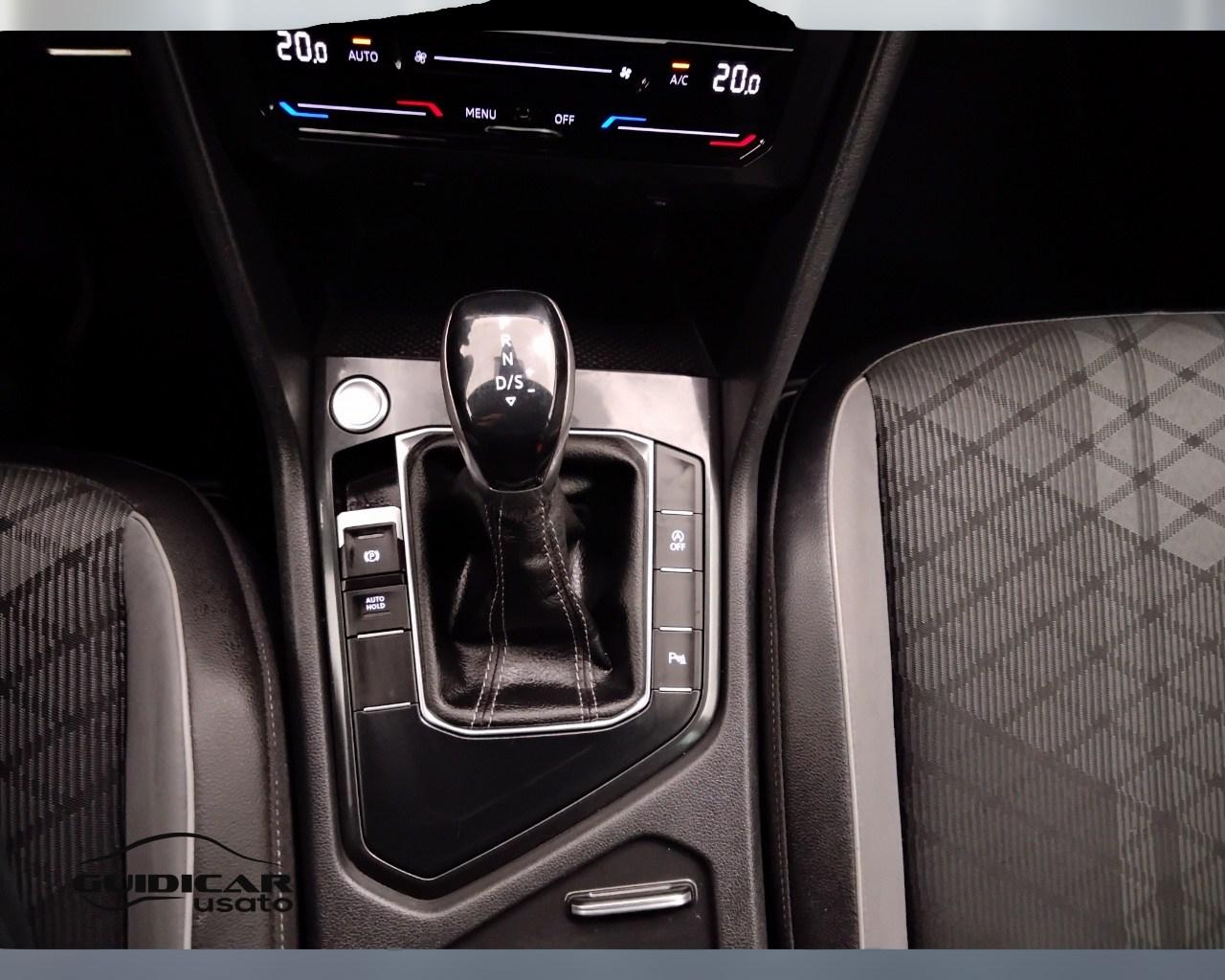 VOLKSWAGEN Tiguan II 2021 - Tiguan 1.5 tsi R-Line 150cv dsg