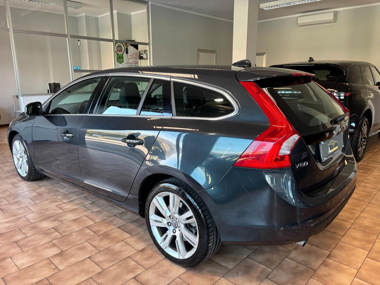 Volvo V60 * 2.0 d3 Summum geartronic*TAGLIANDI CERTIFICATI