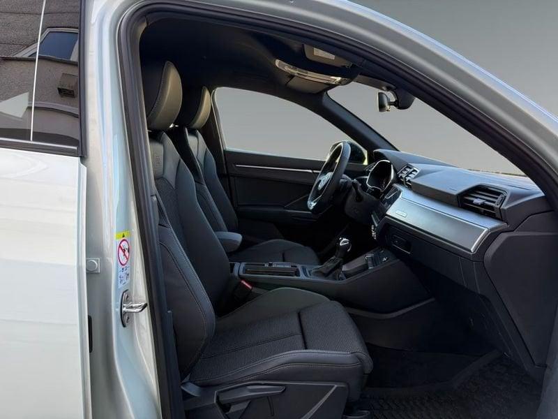 Audi Q3 Q3 40 TDI quattro S tronic S line edition Black Pack 20" Cockpit Camera