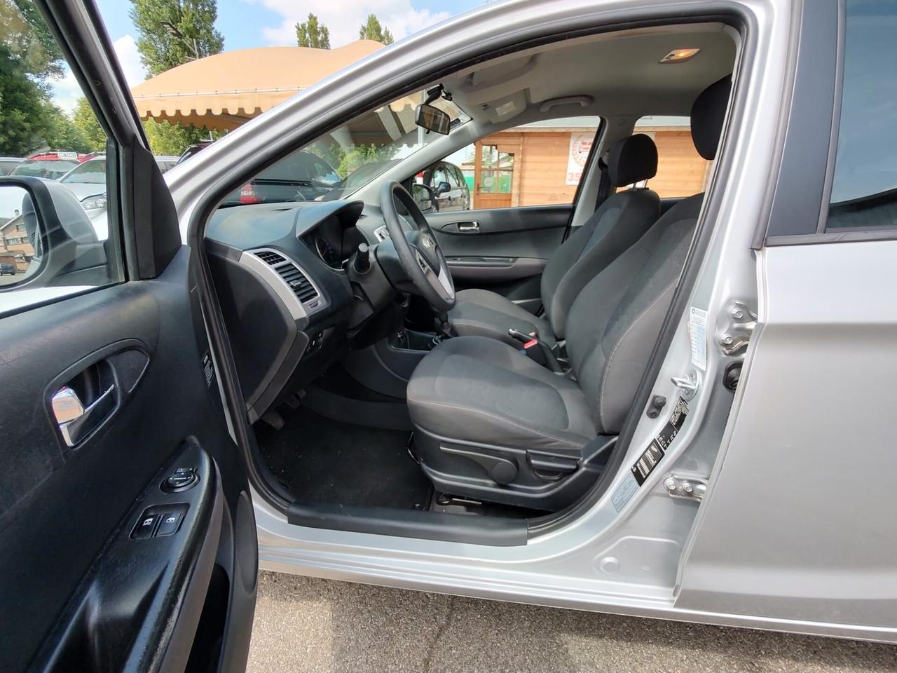 Hyundai i20 1.4 CRDi 5p. Sound Edition, OK NEOPATENTATI, GARANZIA L.12 MESI