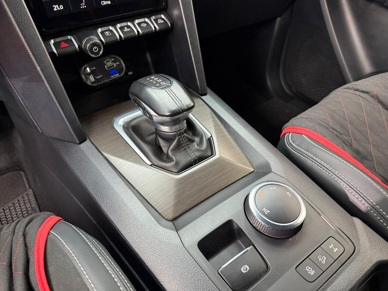 Volkswagen Amarok 3.0 V6 TDI 241CV 4MOTION aut. Aventura (305)