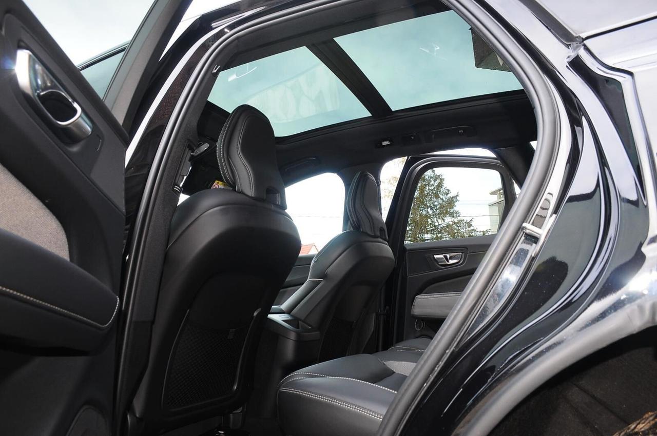 Volvo XC 60 XC60 B4 (d) AWD automatico Plus Dark