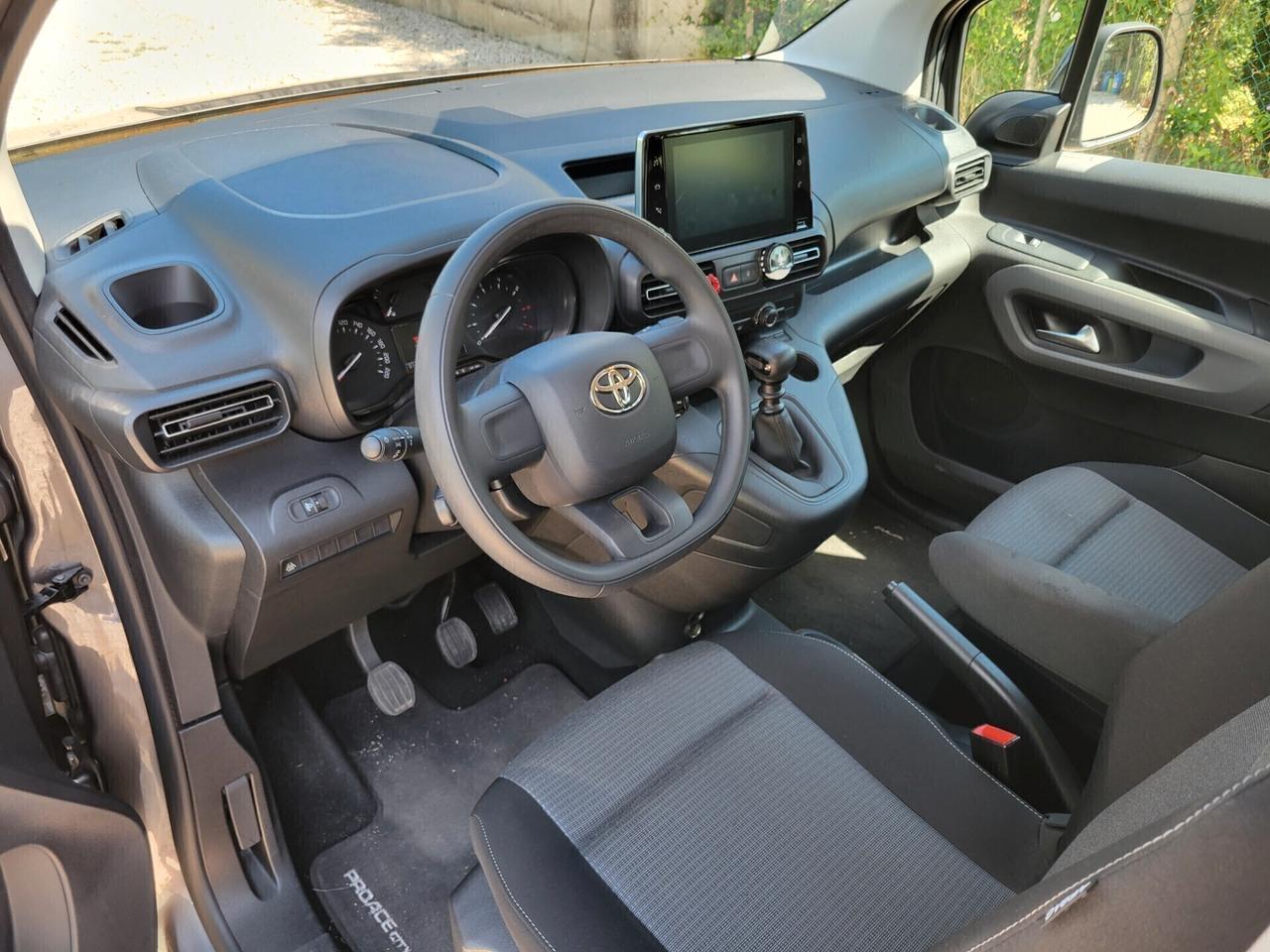 Toyota Proace City Verso NOLEGGIO 1.2cc 110cv 7 posti