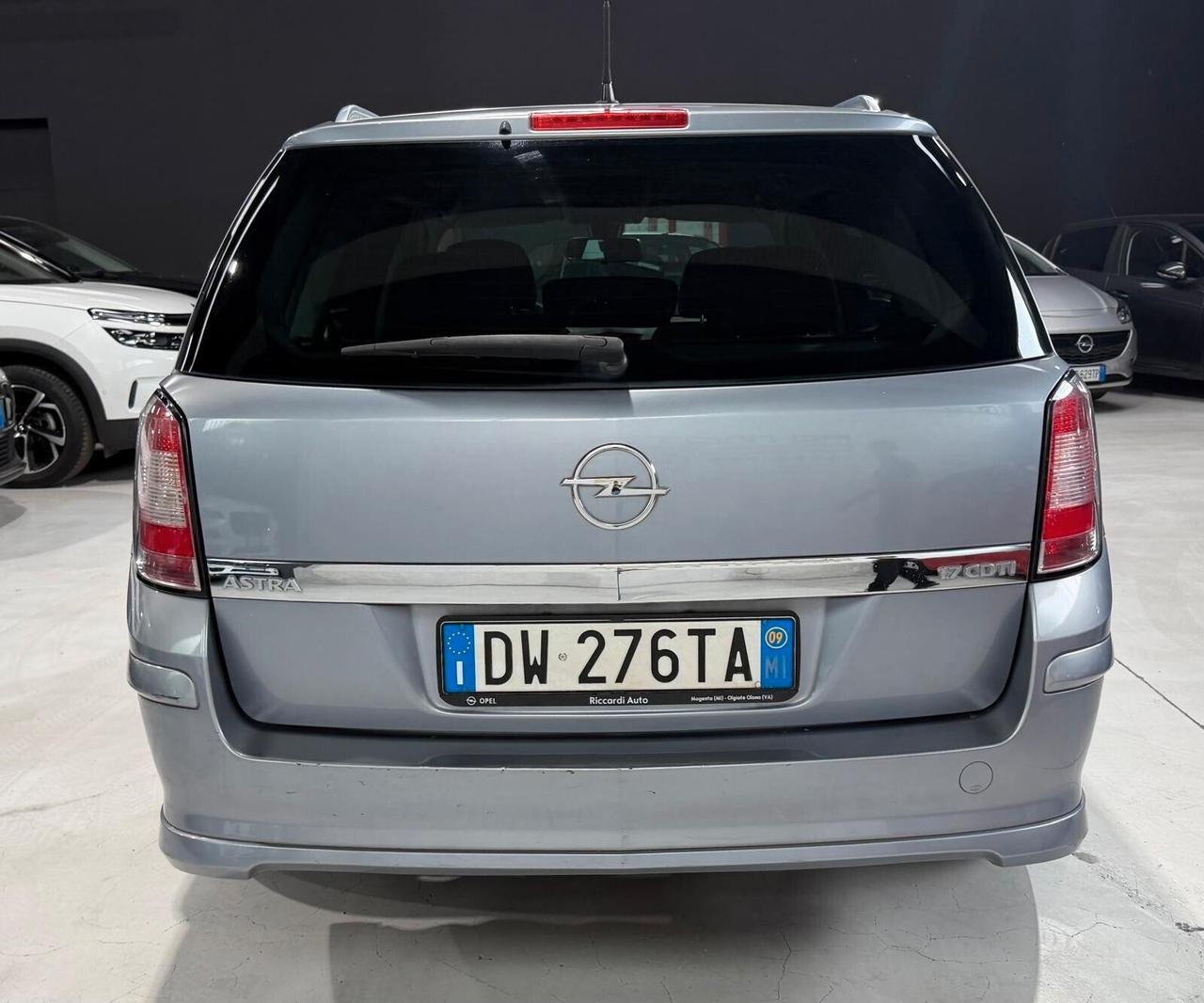 Opel Astra Sport+Pelle+4Stagioni+Neopatentati