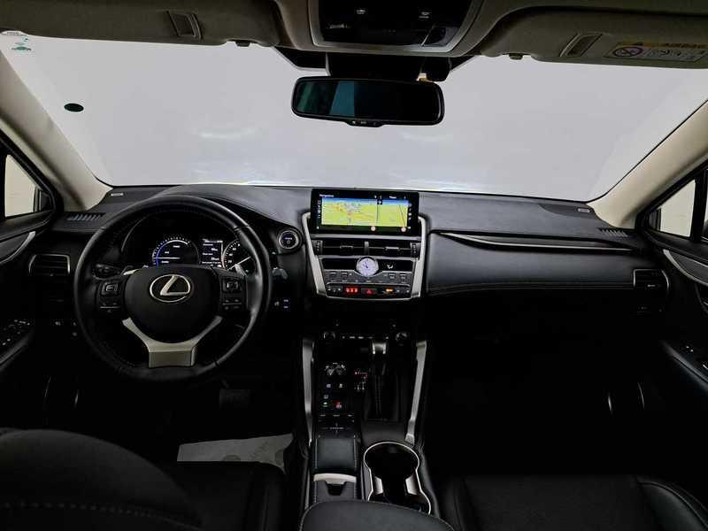 LEXUS NX 300h Hybrid Luxury 4WD Autom.
