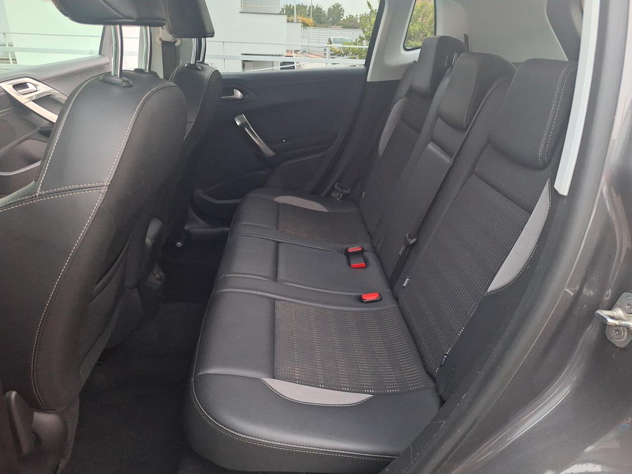 Peugeot 2008 ALLURE 1.6 HDi 100cv NAV+RETROCAM. 2016