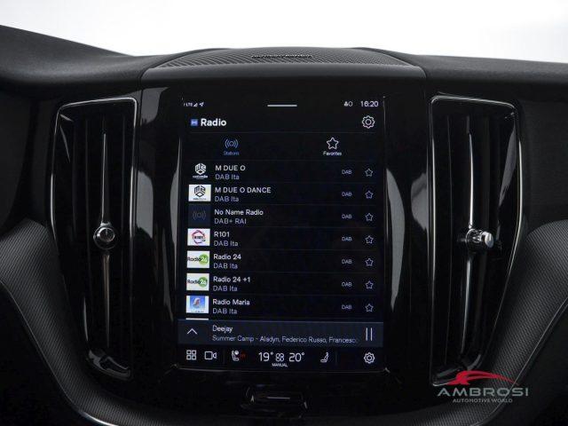 VOLVO XC60 2.0 b5 Plus Dark awd auto