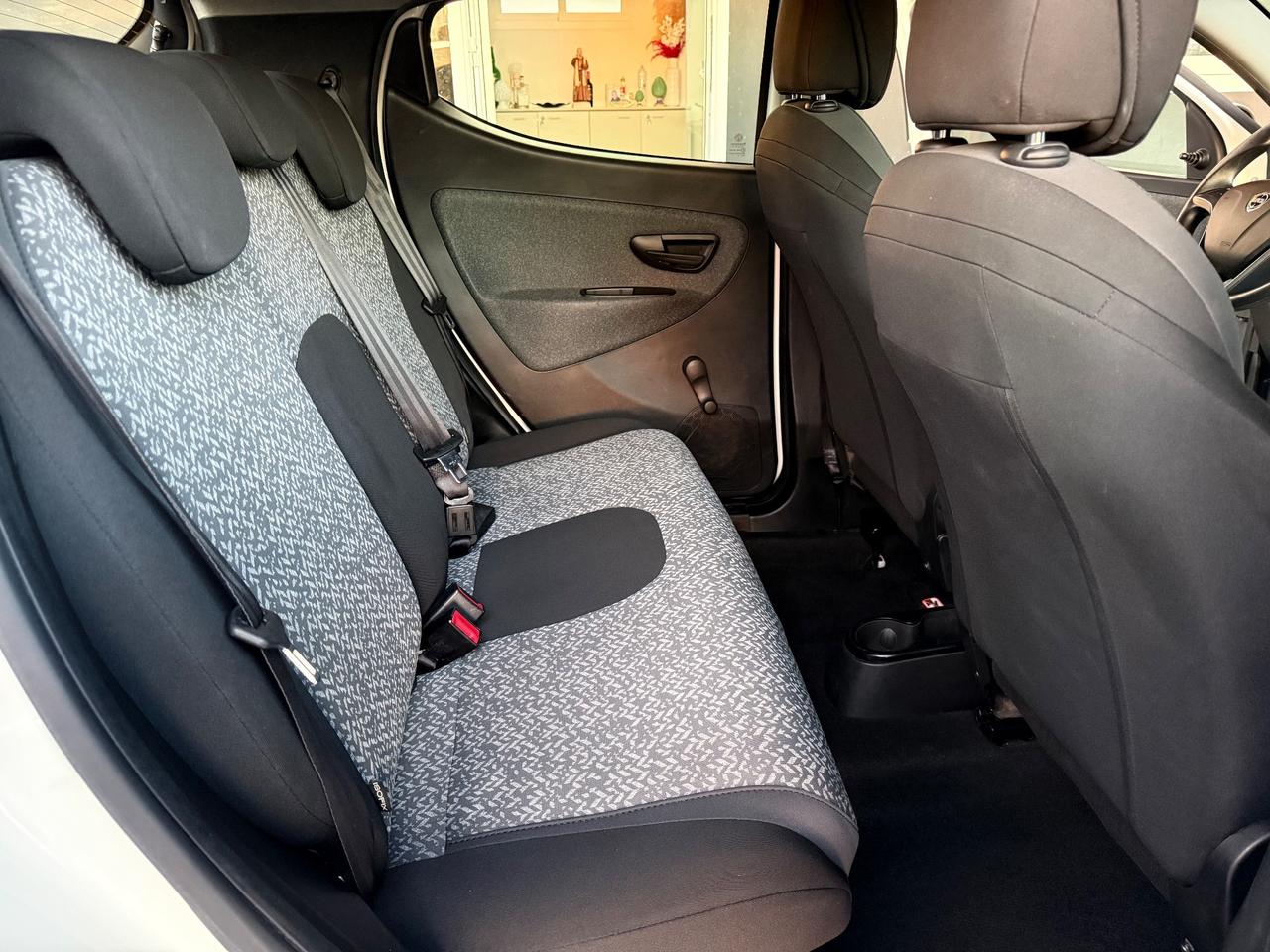 Lancia Ypsilon 1.0 FireFly 5 porte S&S Hybrid Ecochic A. Ferretti