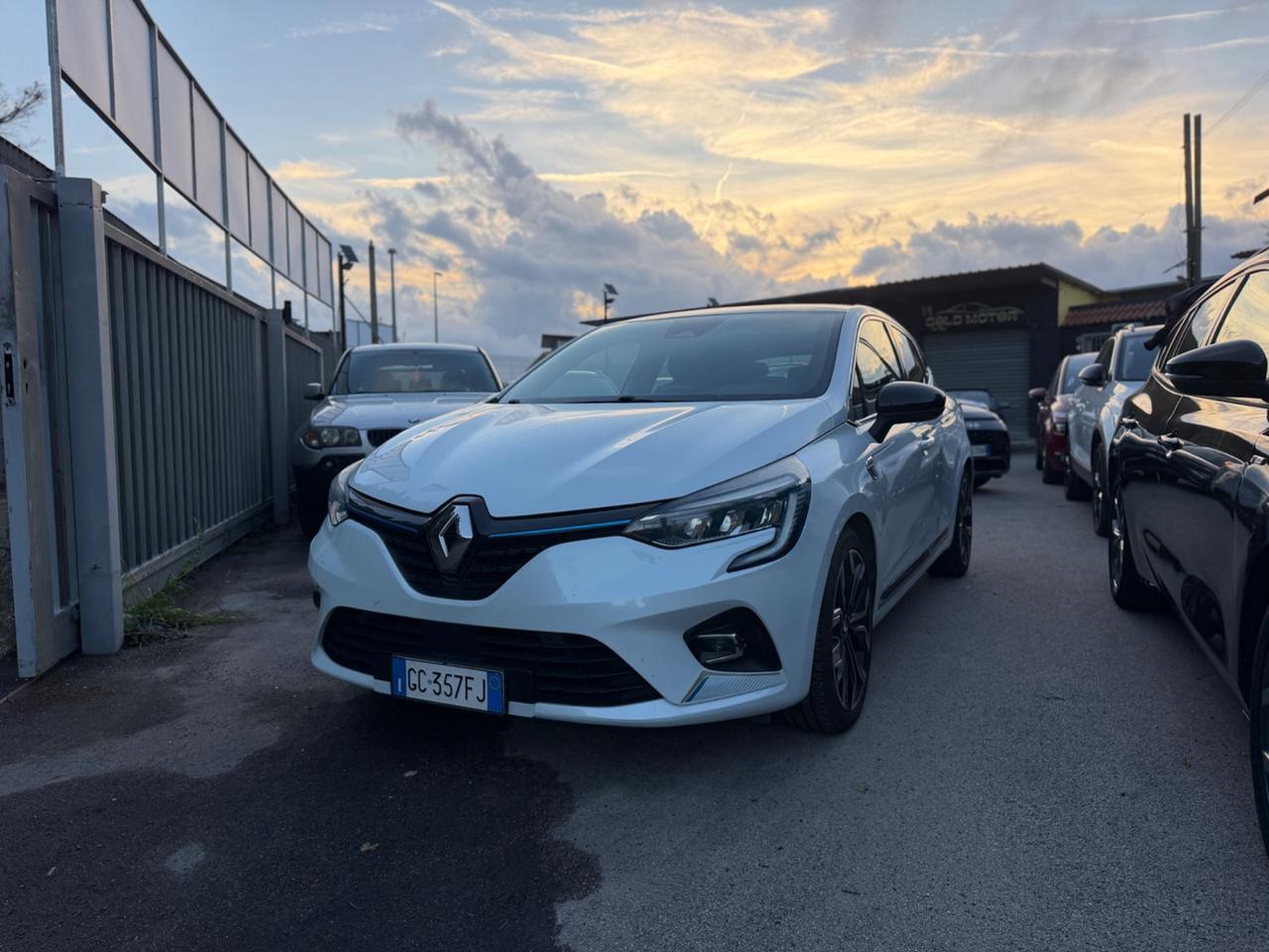 Renault Clio Full Hybrid E-Tech 140 CV 5 porte Initiale Paris