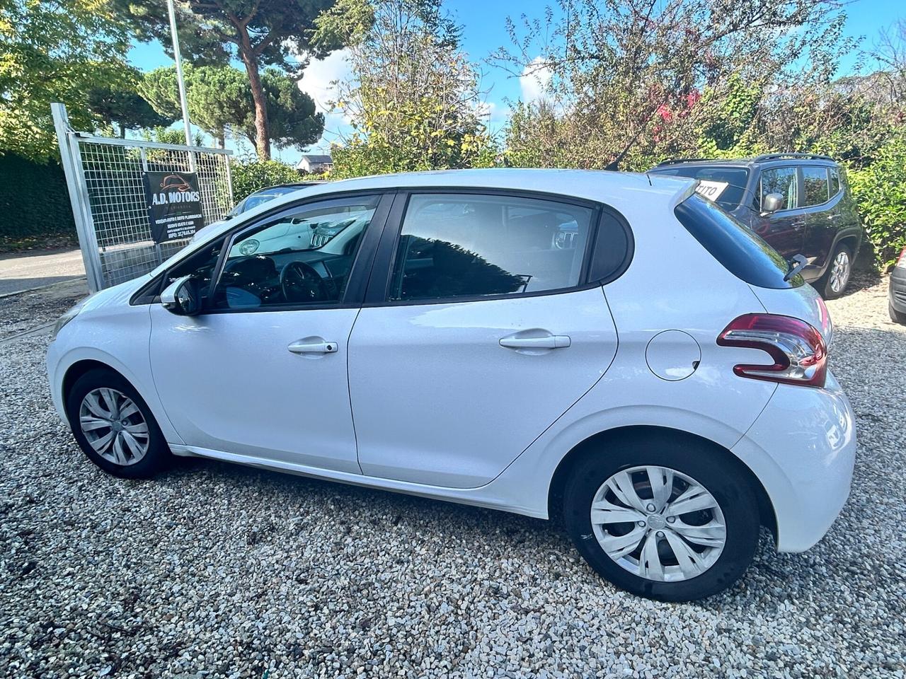 Peugeot 208 1.4 HDi 68 CV 5 porte Allure