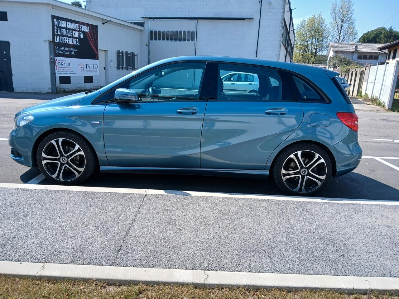 Mercedes-benz B 180