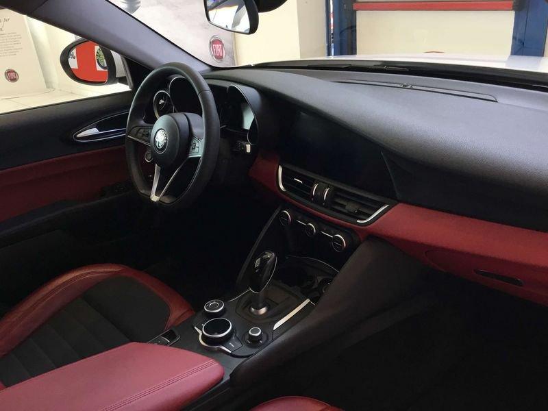 Alfa Romeo Giulia 2.2 Turbo Diesel 180 CV AT8 Super MY16