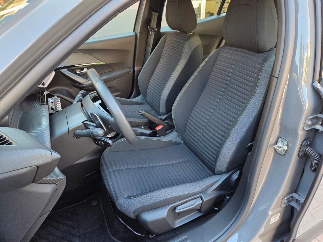 Peugeot 2008 Hybrid 136 e-DCS6 Style