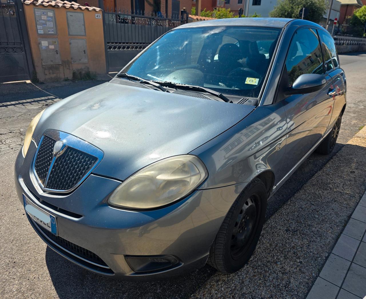 Lancia Ypsilon 1.3 MJT 75 CV Argento